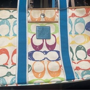 Coach Larger tote bag excellent use condition